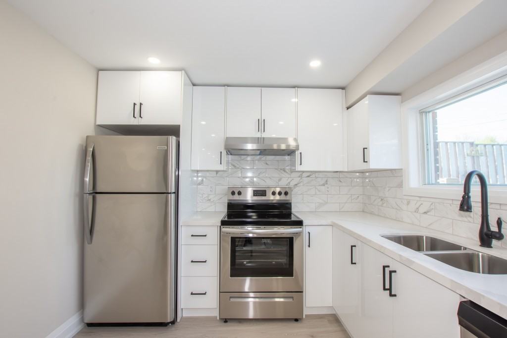 78 Wiltshire Blvd - Photo 4 of 16