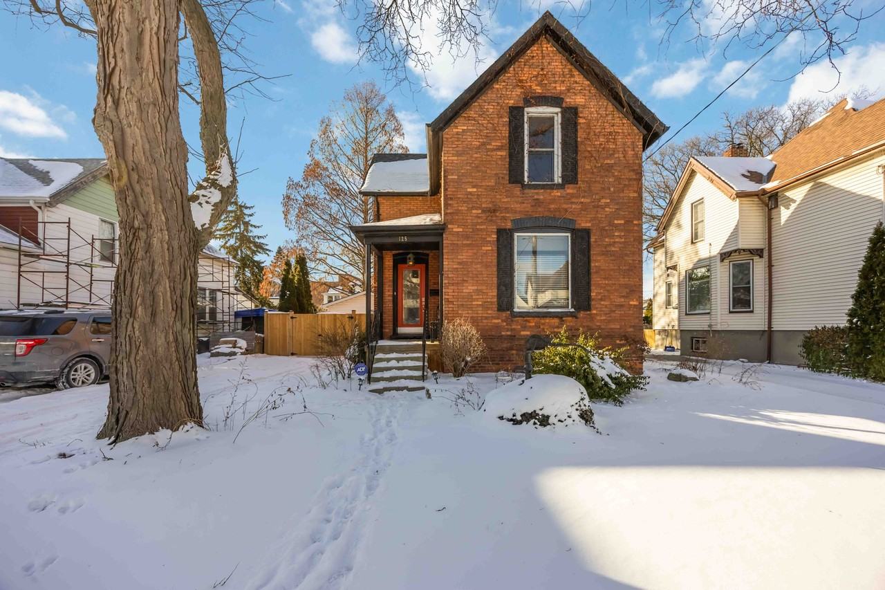 125 Forsyth St S - Photo 3 of 50