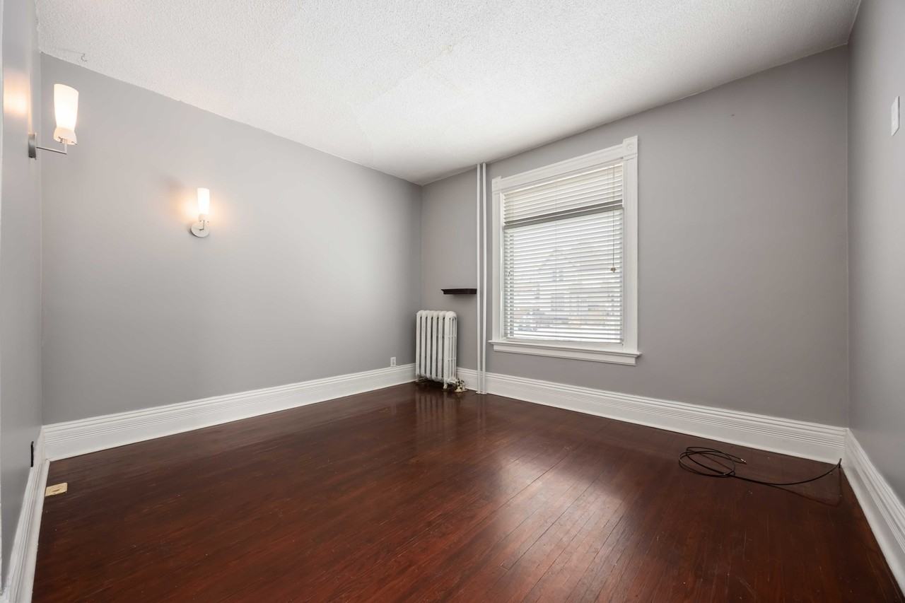 125 Forsyth St S - Photo 6 of 50