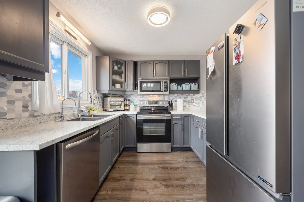 401 Huxley Ave - Photo 7 of 39