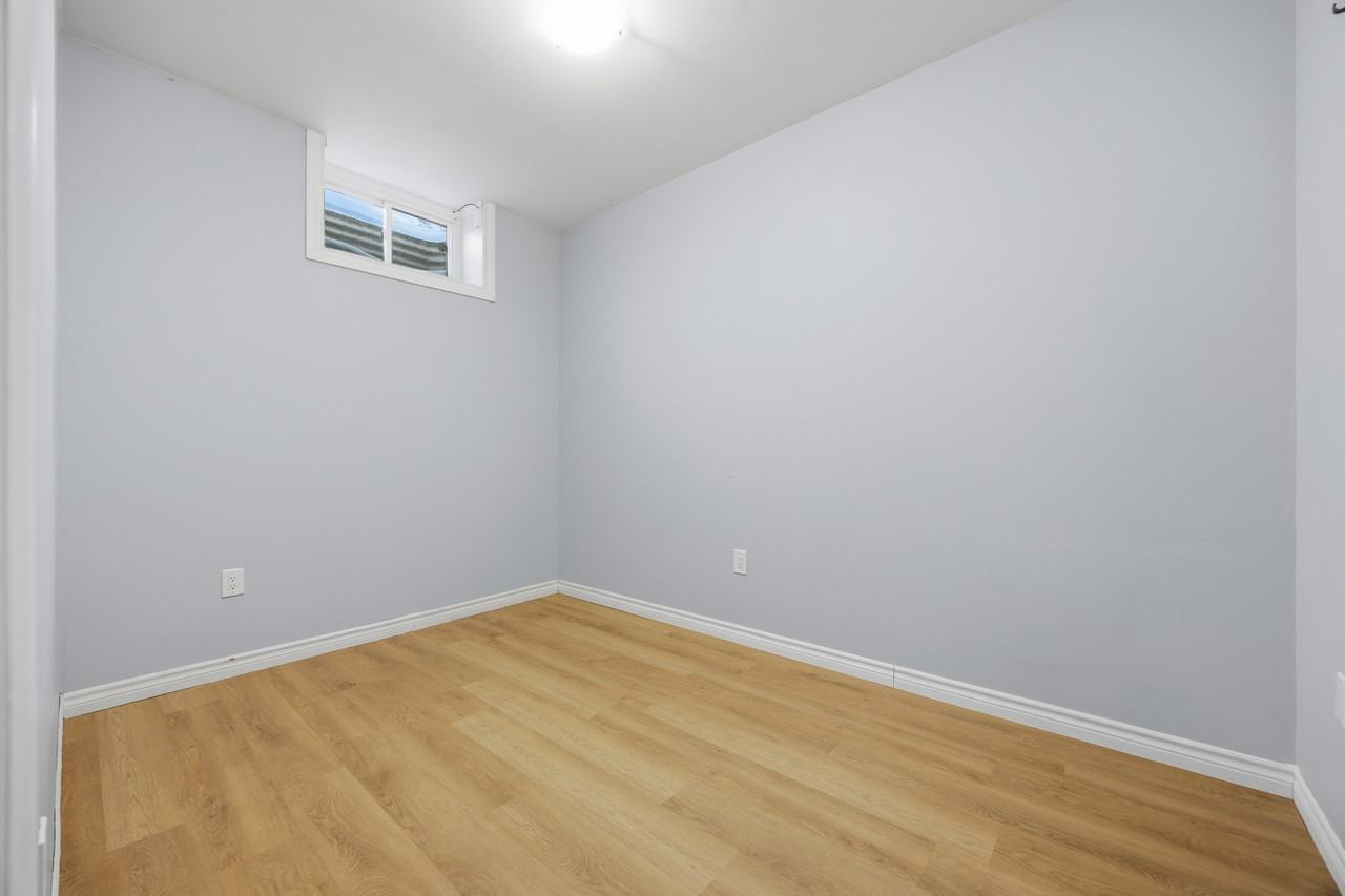 472 Princeton Avenueunit 2basement - Photo 4 of 36