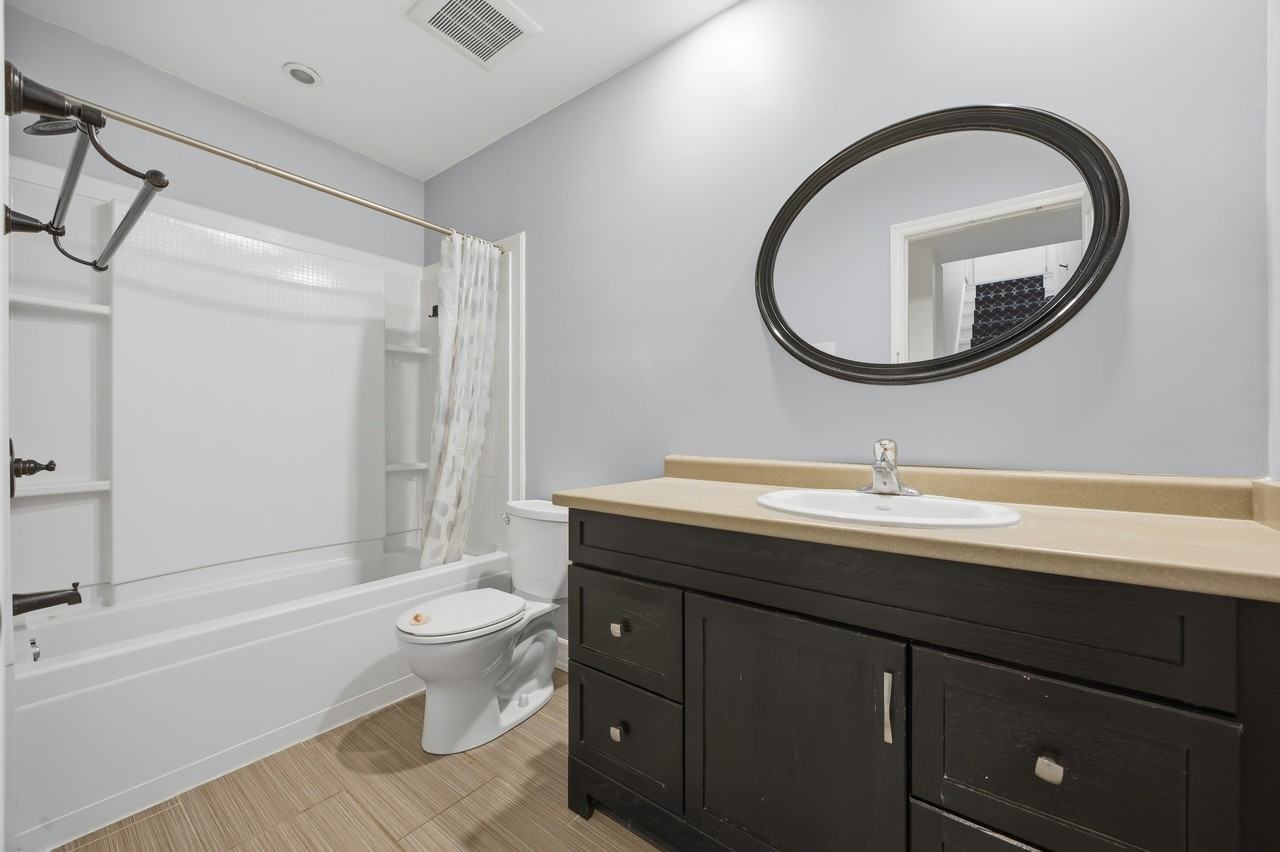 472 Princeton Avenueunit 2basement - Photo 5 of 36