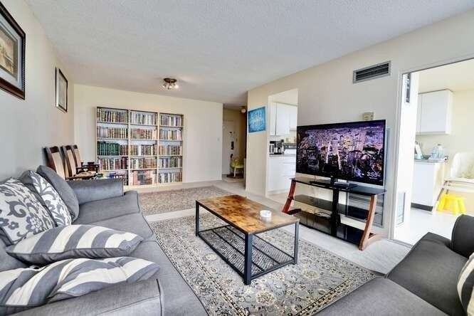 10 Markbrook Lane - Photo 3 of 16