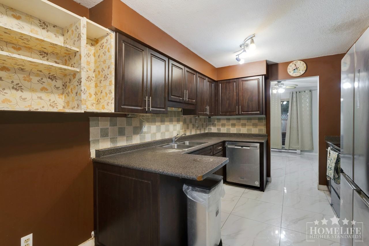 9976 149 St - Photo 7 of 21