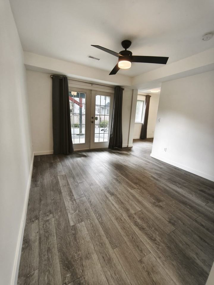 22080 Garratt Dr - Photo 3 of 11