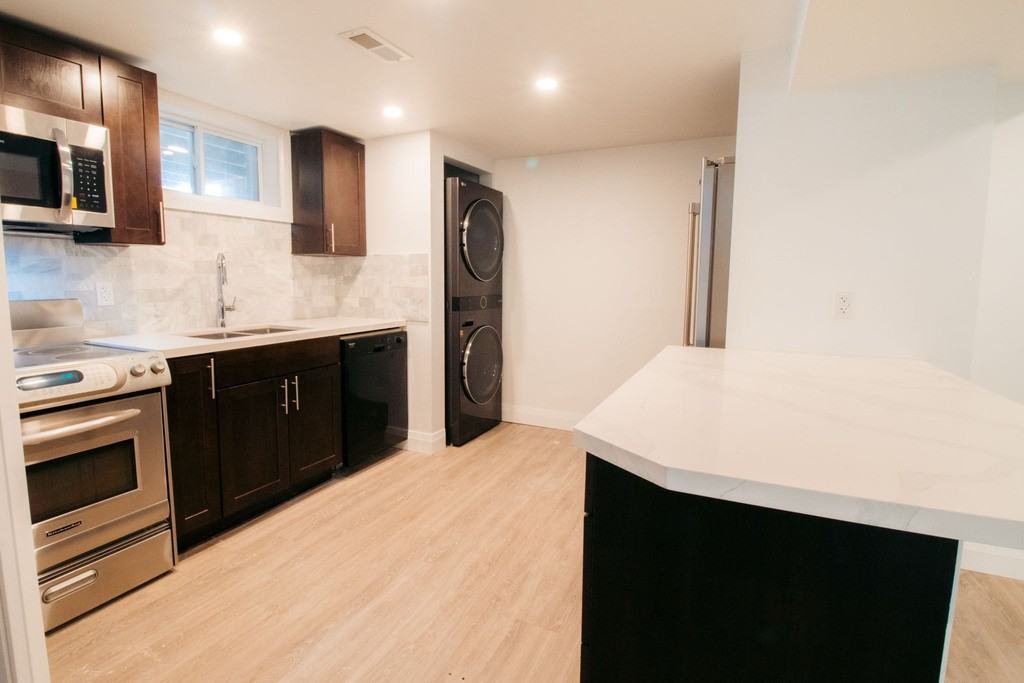 191 Gadsby Ave - Photo 2 of 17