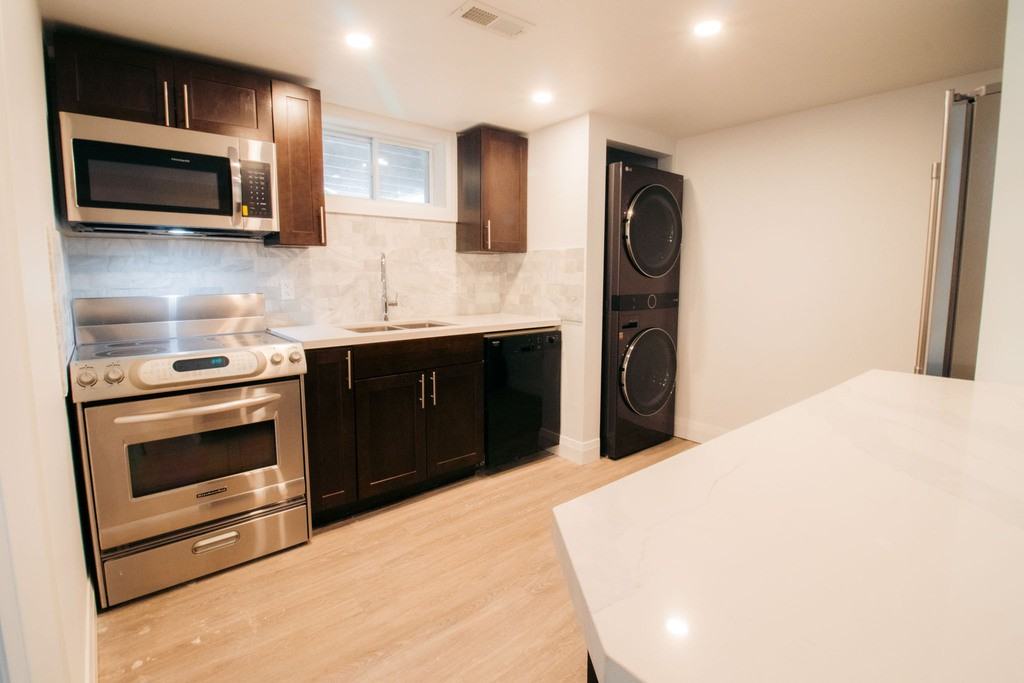 191 Gadsby Ave - Photo 3 of 17