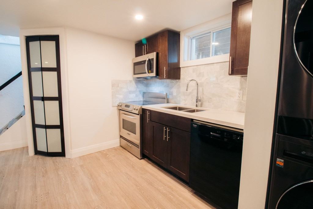 191 Gadsby Ave - Photo 4 of 17