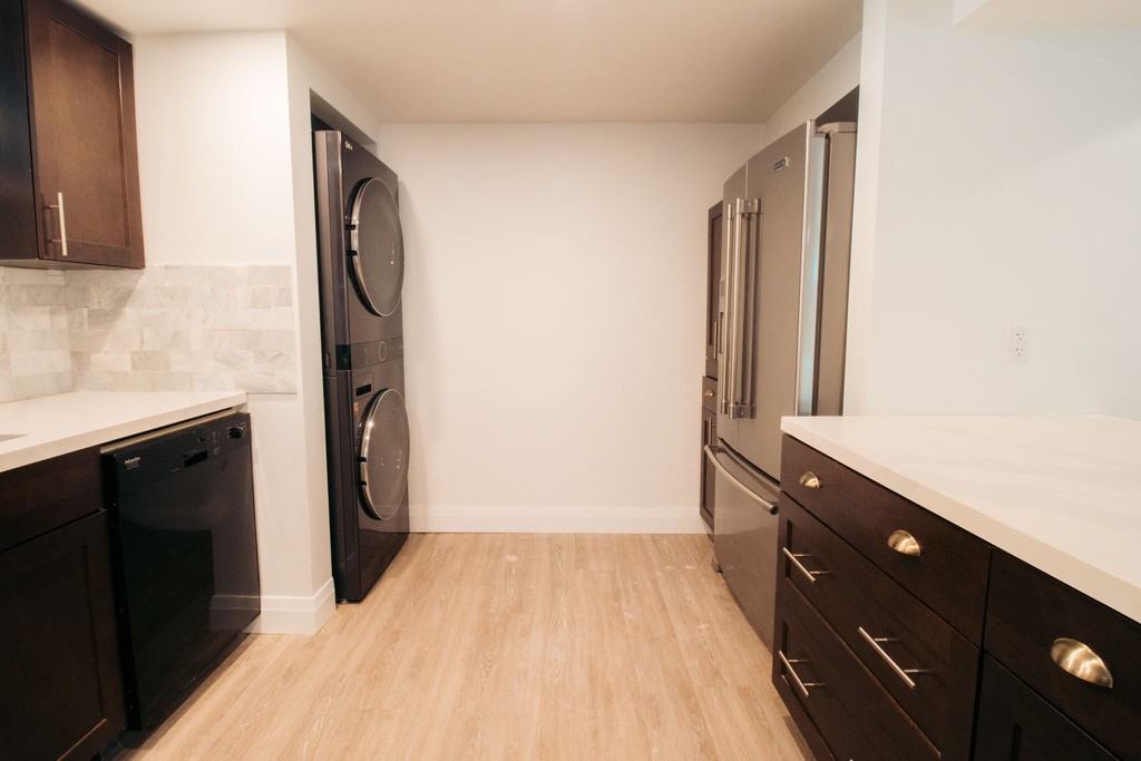 191 Gadsby Ave - Photo 6 of 17