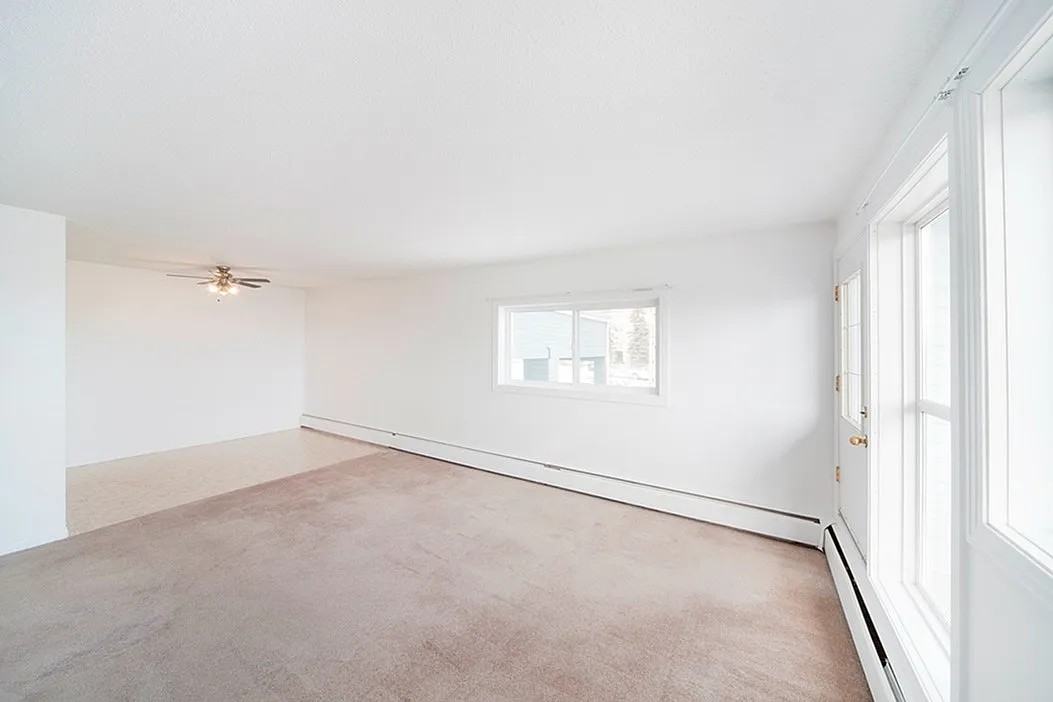 Fraser Arms - Photo 7 of 17