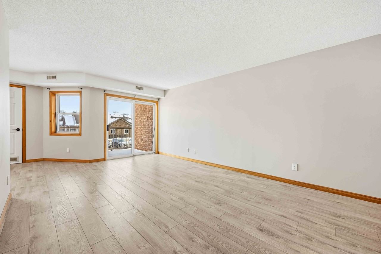 548 Front St - Photo 6 of 22