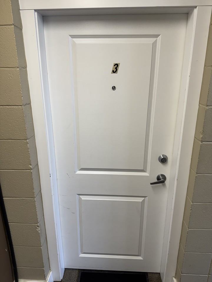 2125 Lorne St - Photo 2 of 13