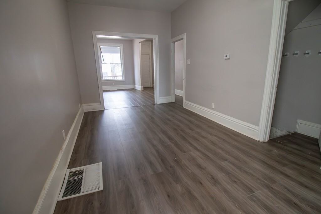 75 Cathcart St - Photo 4 of 20