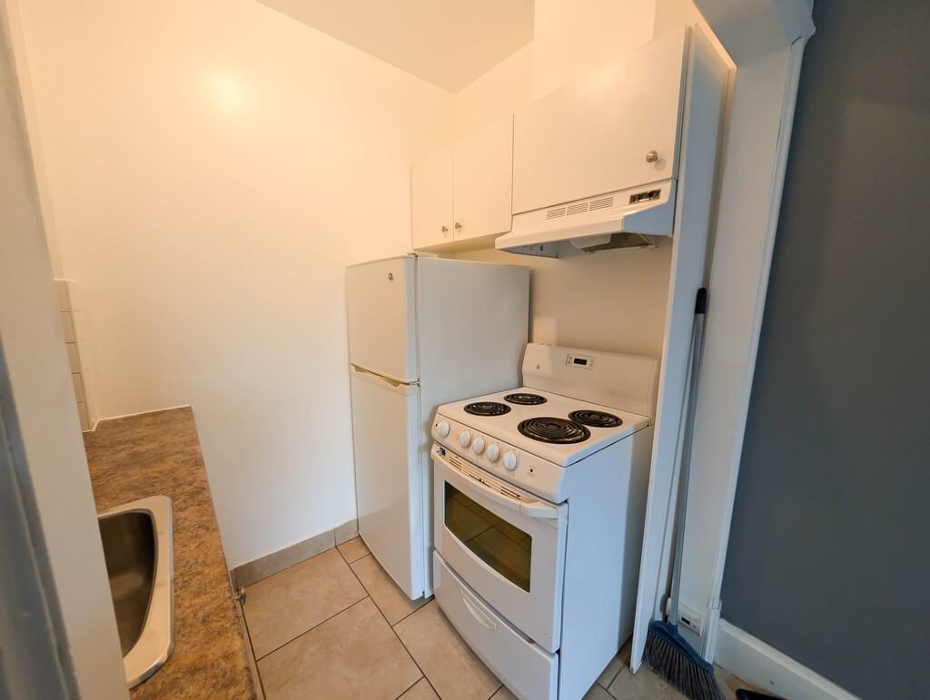 55 Wellington St S - Photo 6 of 9