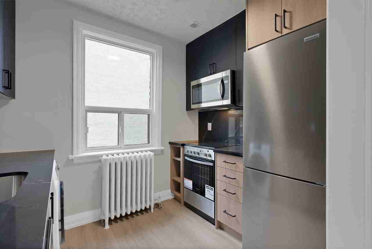 50 Raglan Ave - Photo 2 of 50