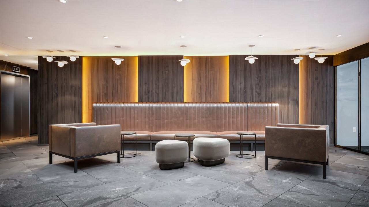 Aurora - Photo 6 of 12