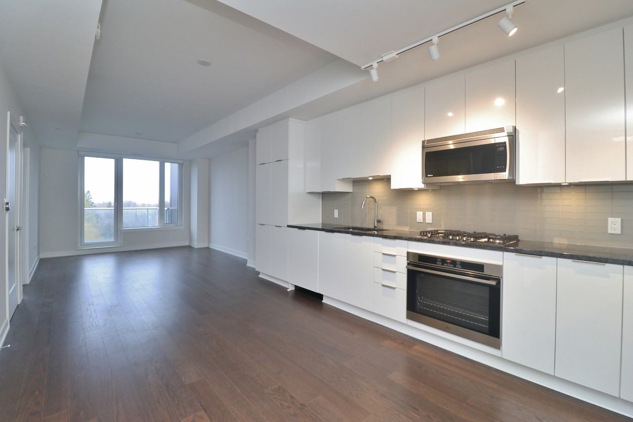 530 De Mazenod Ave - Photo 4 of 36