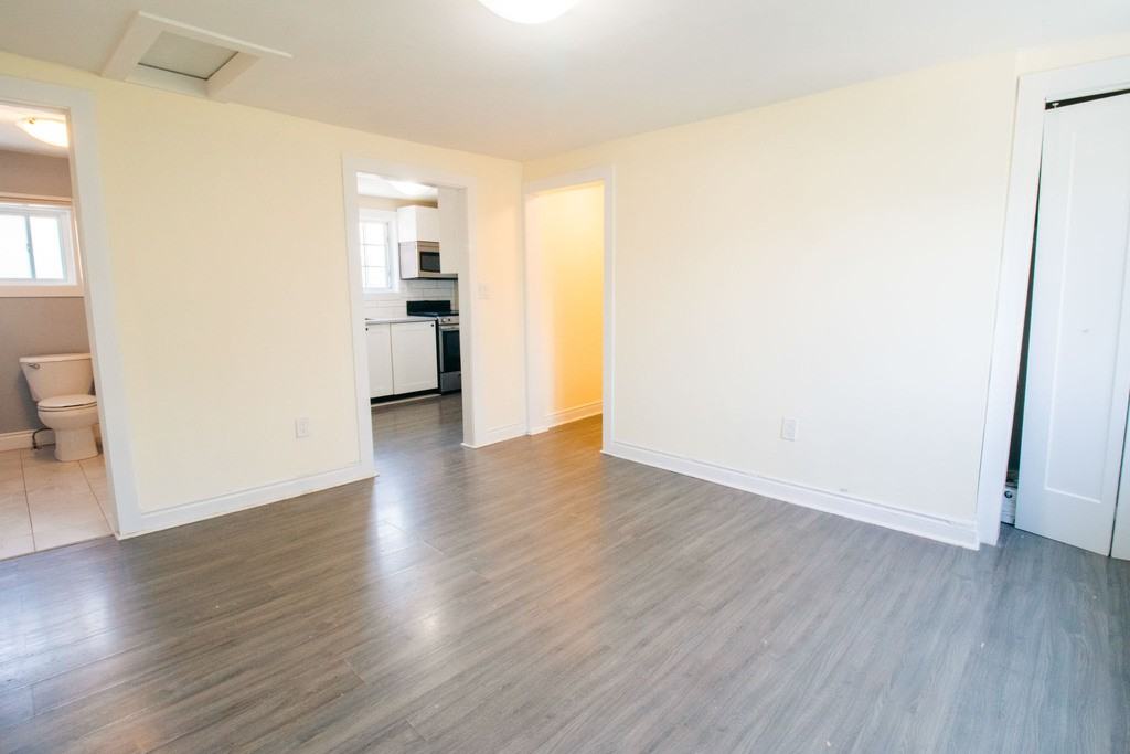 139 Oakdale Ave - Photo 6 of 12