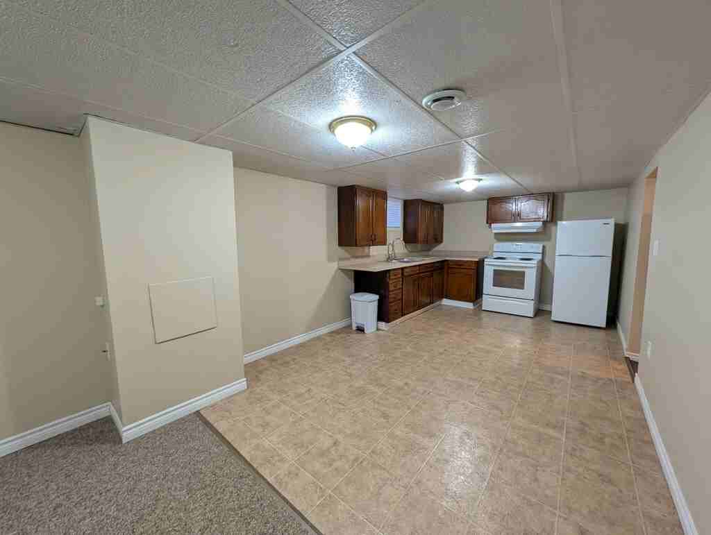 19 Lora St - Photo 2 of 19