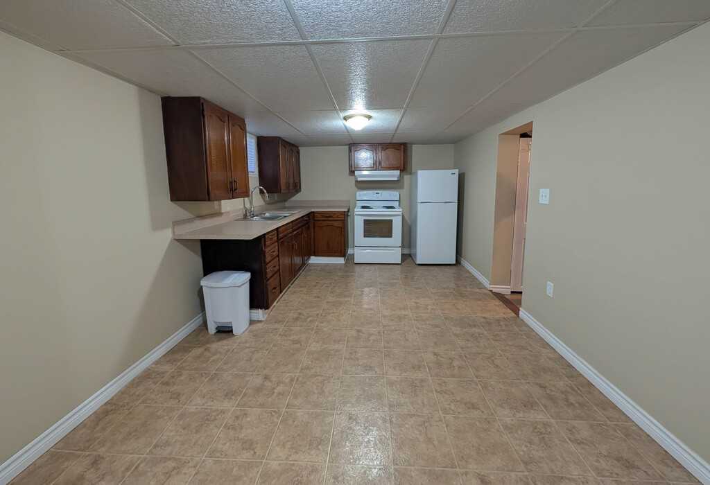 19 Lora St - Photo 3 of 19