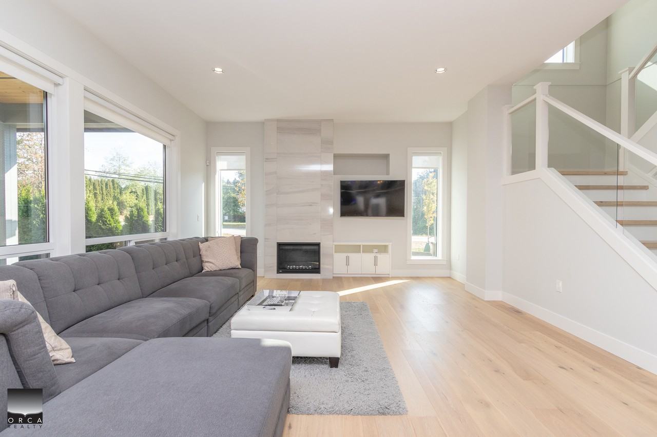 16797 17a Ave - Photo 3 of 24