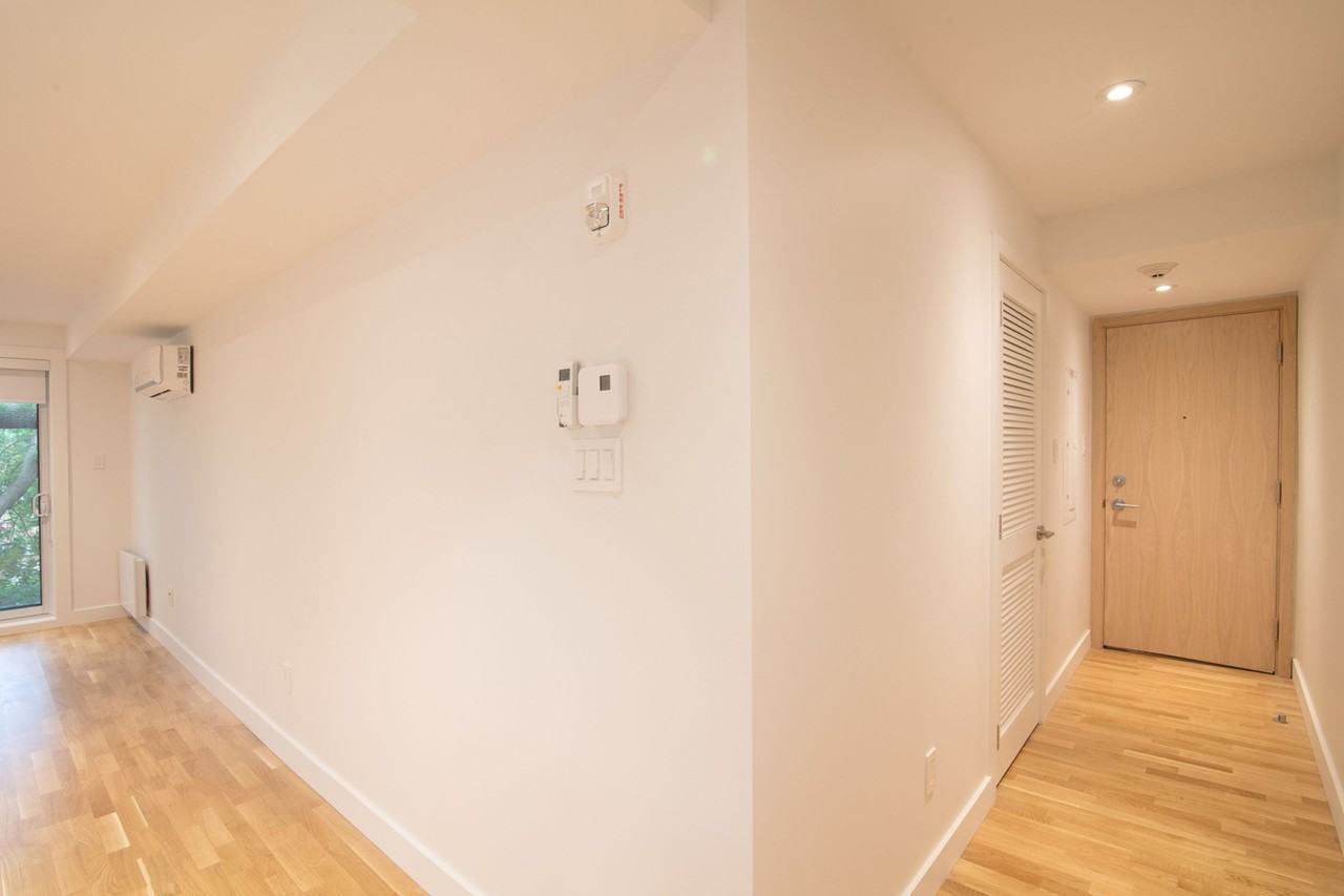 3195 Van Horne - Photo 5 of 50