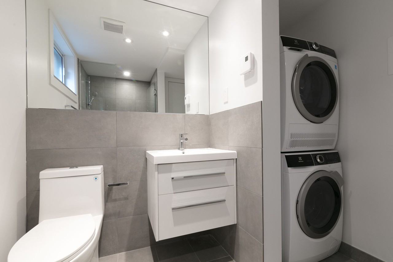 3195 Van Horne - Photo 7 of 50