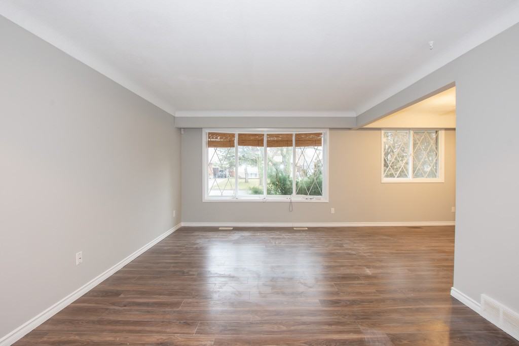 94 Meredith Dr - Photo 3 of 16