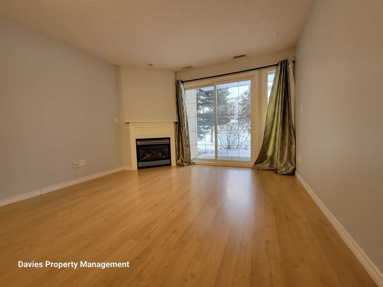 12110 Glenora Mansion - Photo 6 of 15