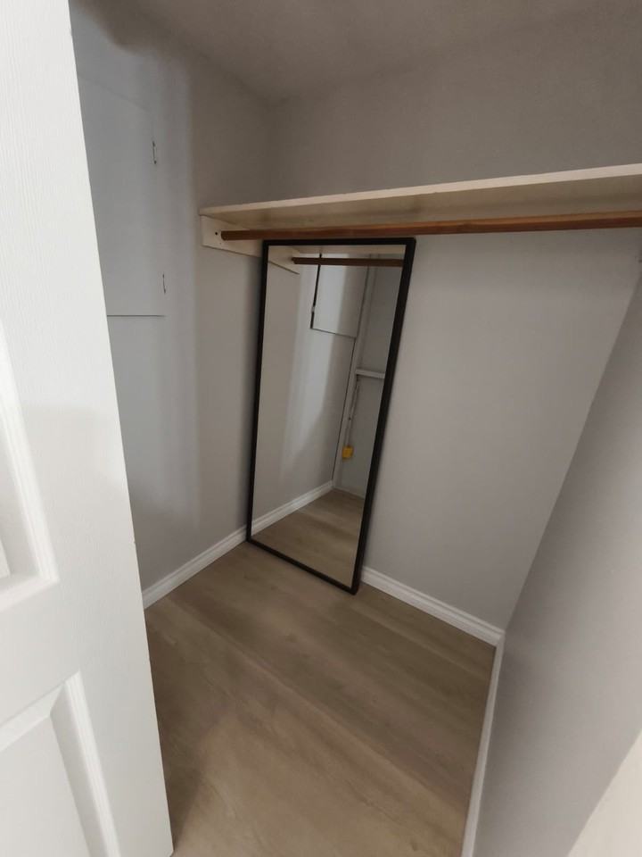 6052 Rupert St - Photo 4 of 10