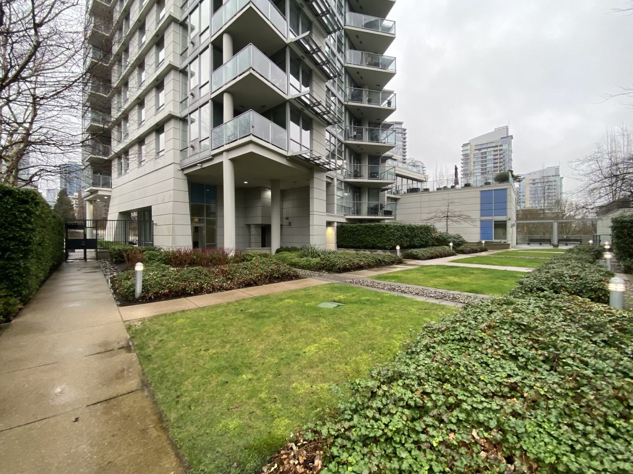 638 Beach Cres #1001 - Photo 3 of 31