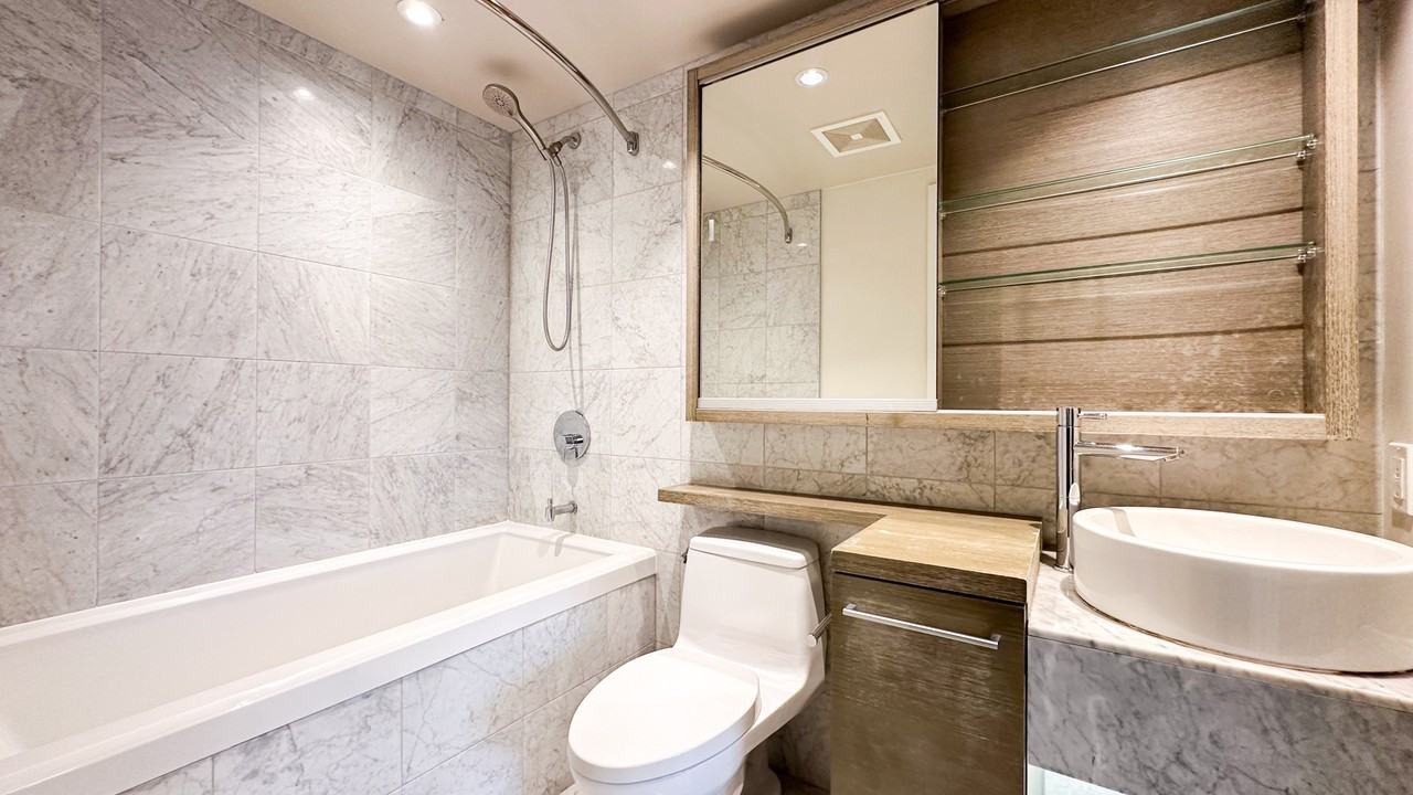 833 Seymour St - Photo 7 of 17