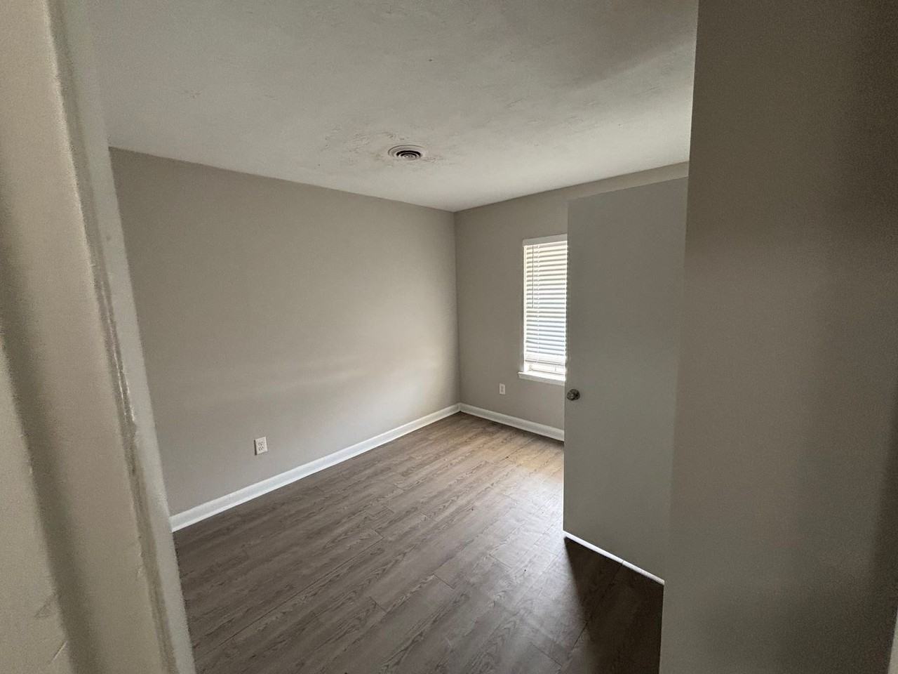 Watson Place - Photo 3 of 27