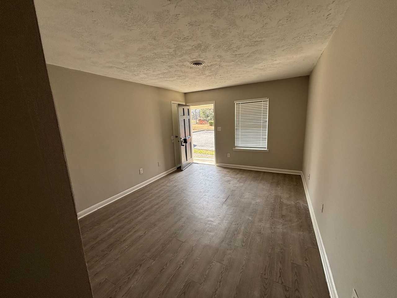 Watson Place - Photo 4 of 27