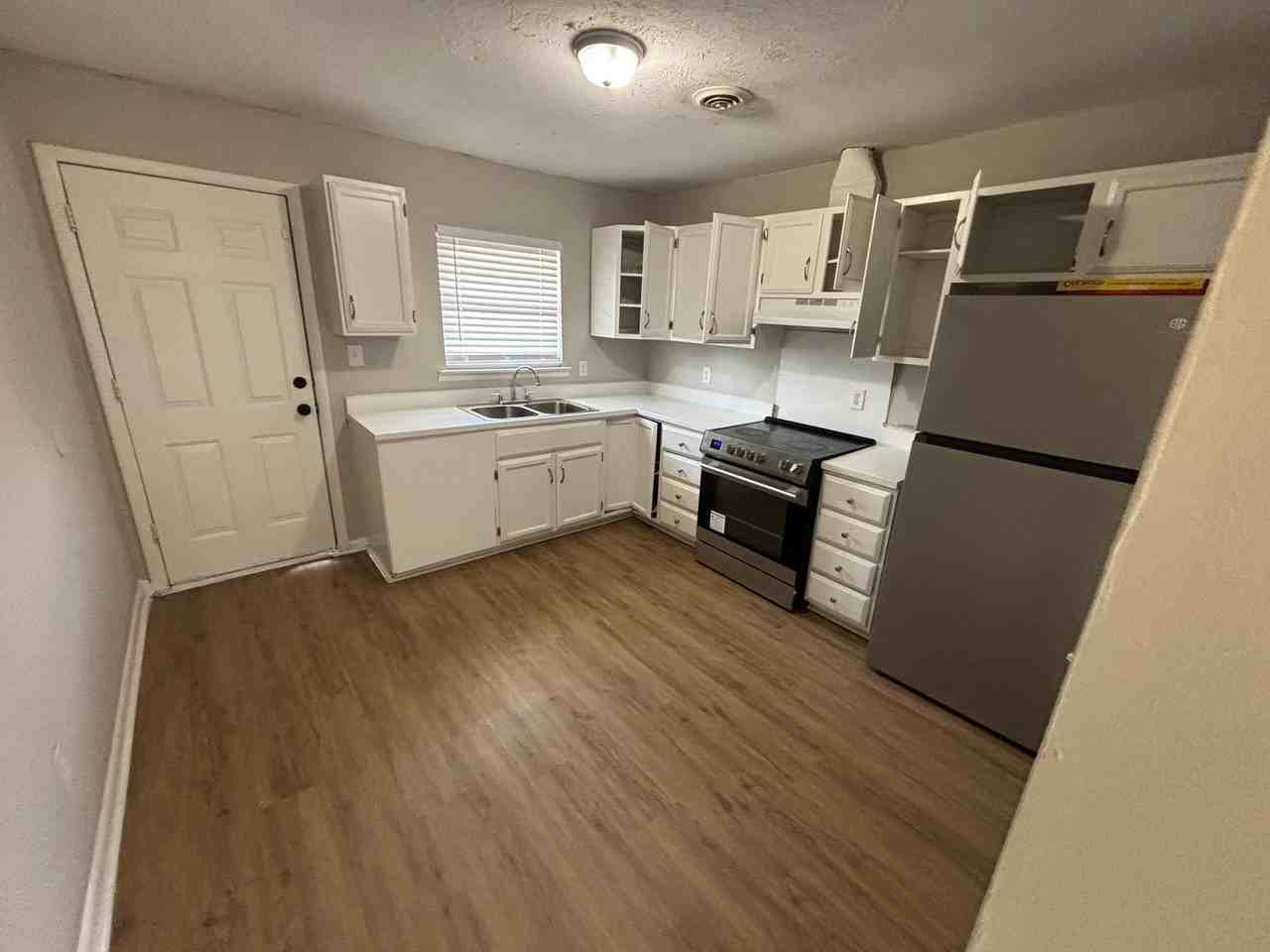 Watson Place - Photo 5 of 27