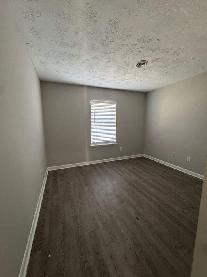 Watson Place - Photo 6 of 27