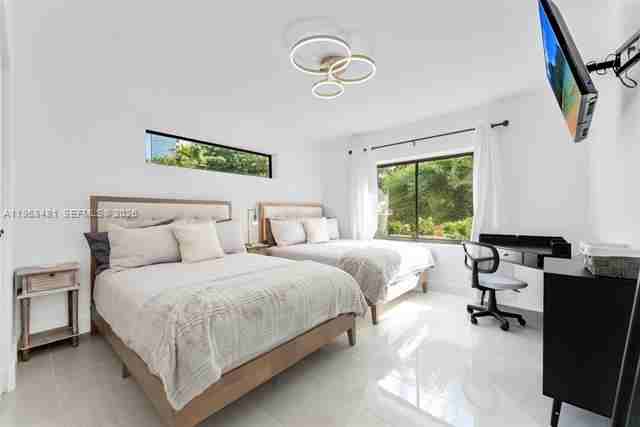 231 Ne 45th St #231 - Photo 4 of 45