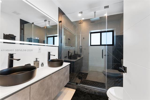 231 Ne 45th St #231 - Photo 7 of 45