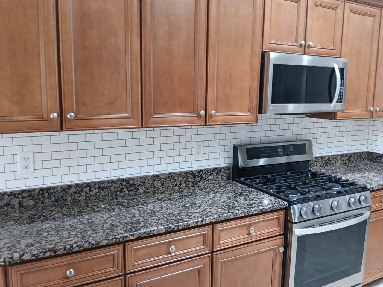 9809 Cameron St Nw - Photo 4 of 23