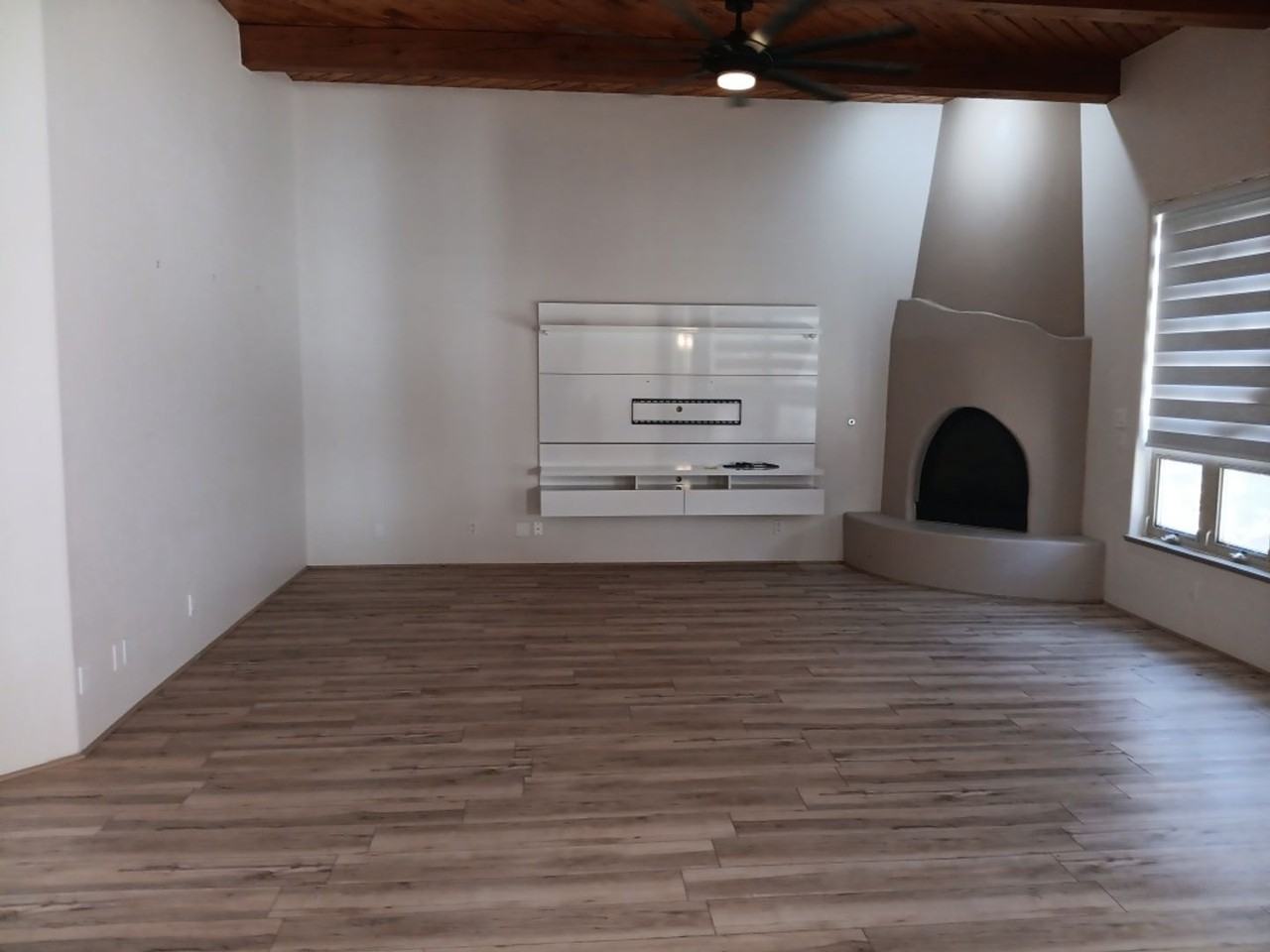 9809 Cameron St Nw - Photo 7 of 23