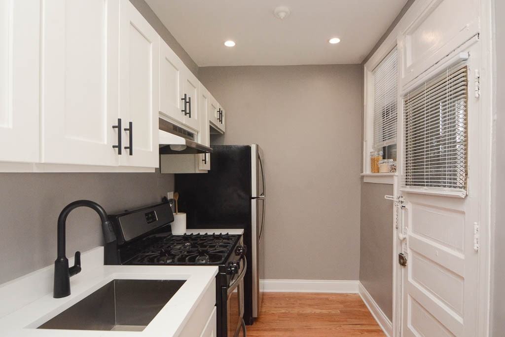 630 W Stratford Pl #2W - Photo 2 of 21