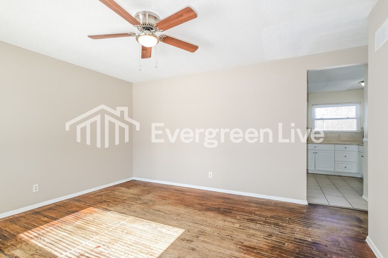 1535 Redman Blvd - Photo 3 of 15