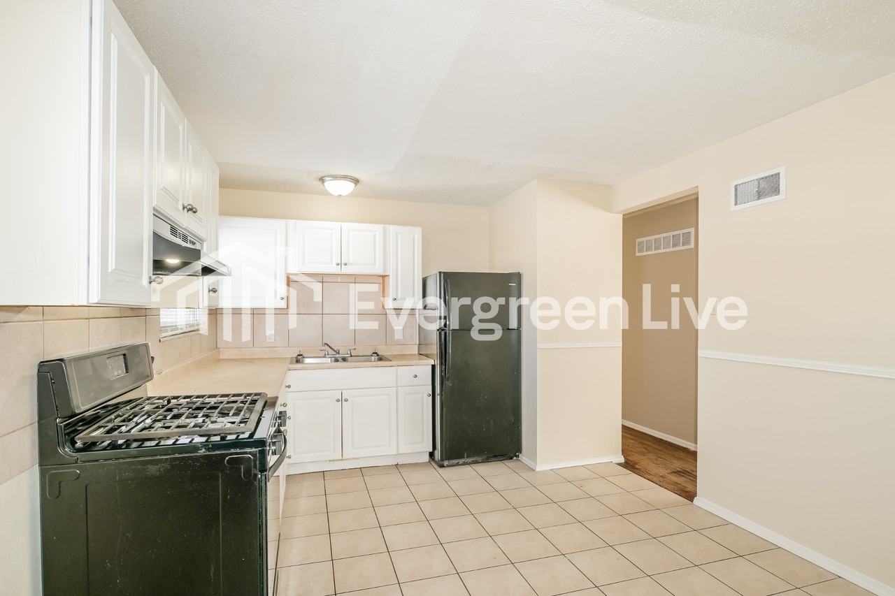 1535 Redman Blvd - Photo 5 of 15