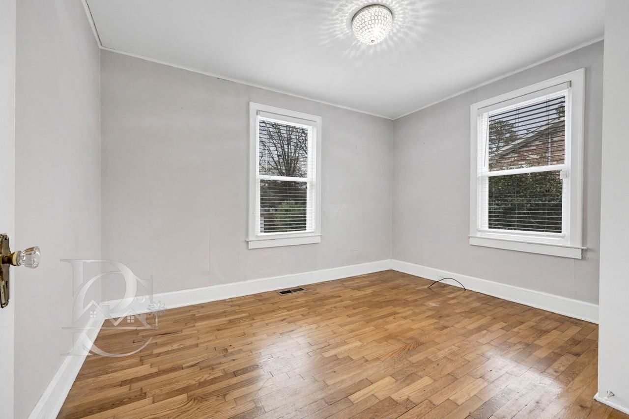 711 S Prospect St - Photo 5 of 20