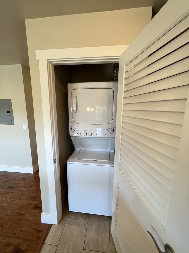 998 South Thompson Road #16 - Photo 4 of 14