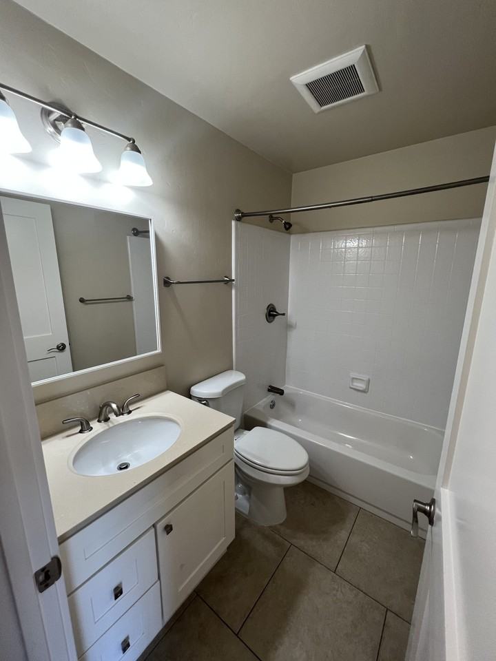 998 South Thompson Road #16 - Photo 6 of 14