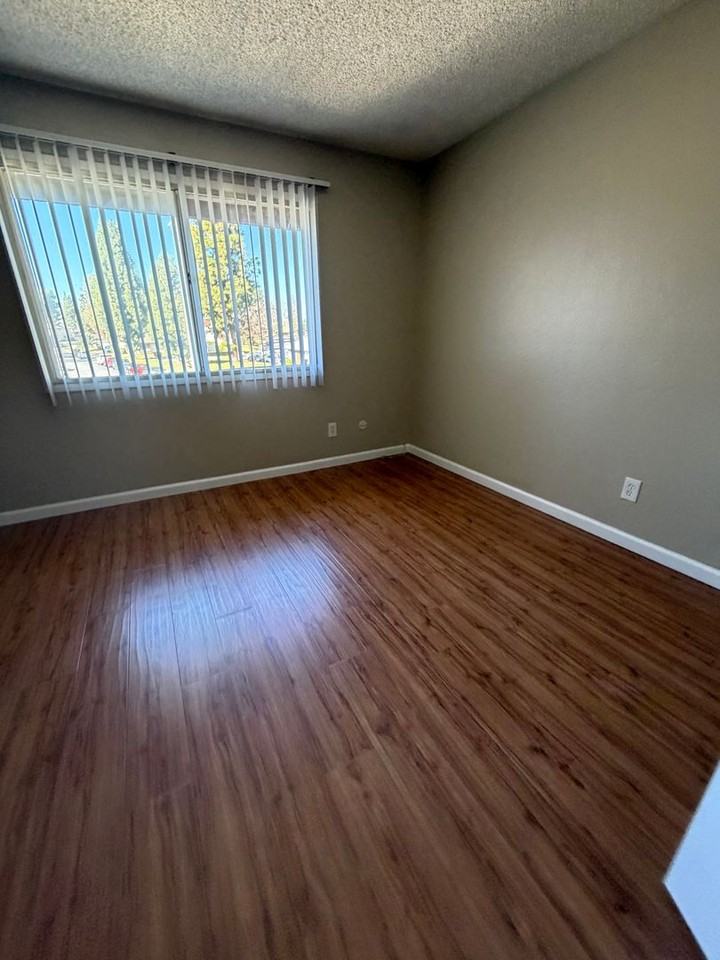 Camarillo Street - Photo 7 of 20