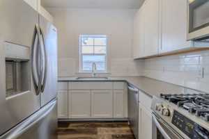 featured image of 1502 Simsbury St