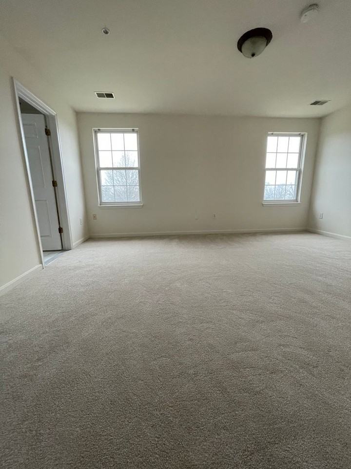 3208 Stanford St - Photo 7 of 29