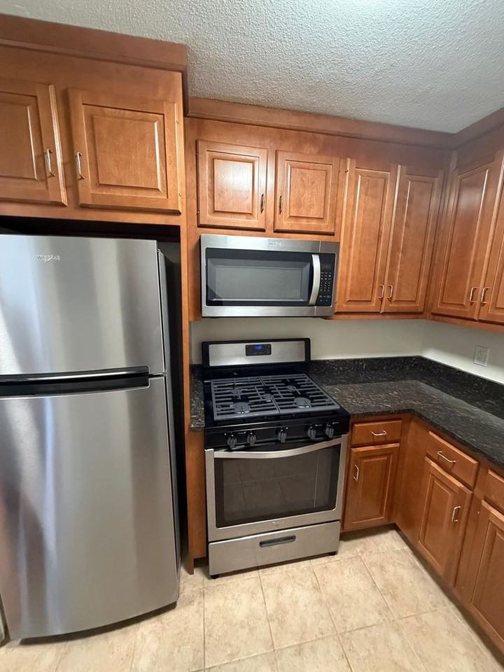 2600 Park Ave #10H - Photo 6 of 11